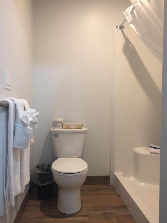 Port McNeill Humpback Inn المظهر الخارجي الصورة