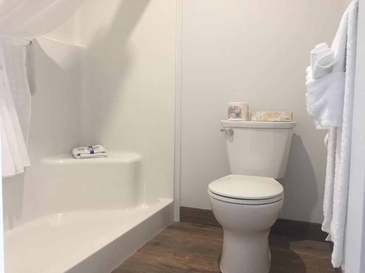 Port McNeill Humpback Inn المظهر الخارجي الصورة